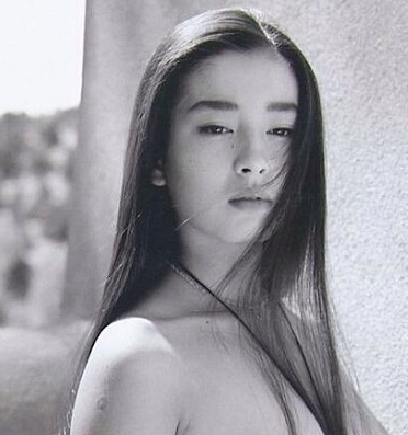 宫泽理惠写真_高圆圆写真_刘昊然帅气写真_易烊千玺写真图片高清- 楚楚之家