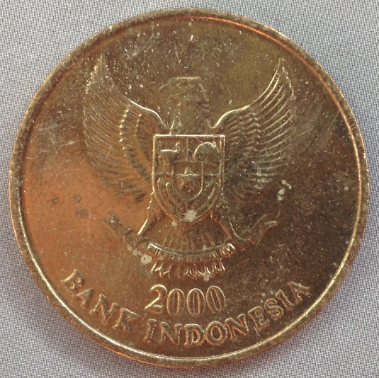 印尼2000年500印尼盾铜币国徽花亚洲硬币收藏