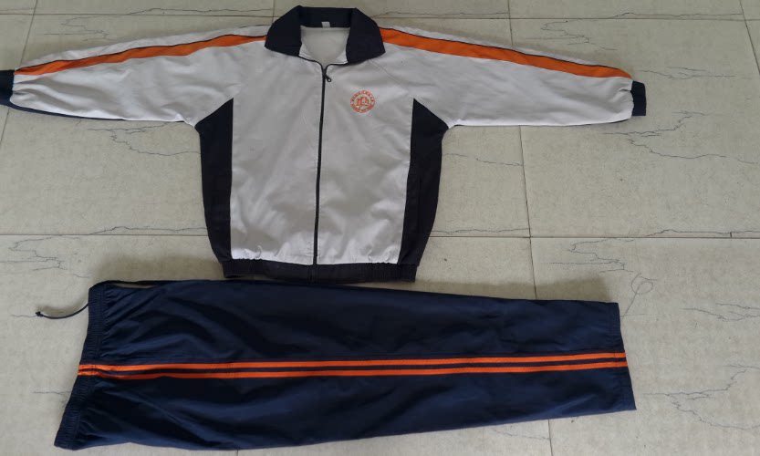 杭州高级中学秋季校服定制 高二现在还需生产 高一有现货